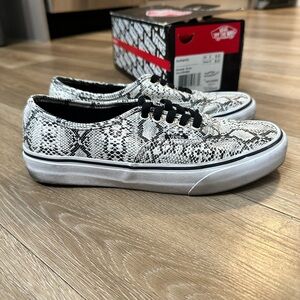 VANS LOW TOP SNAKE SKIN SHOES